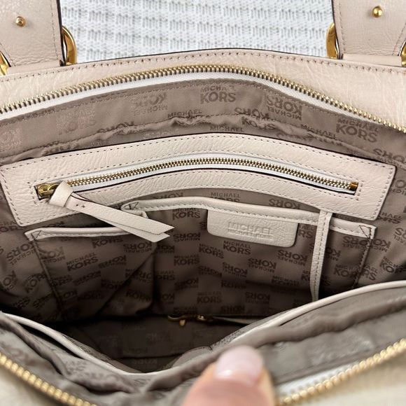 Michael Kors Beige Gold Leather Shoulder Purse - Picture 7 of 10